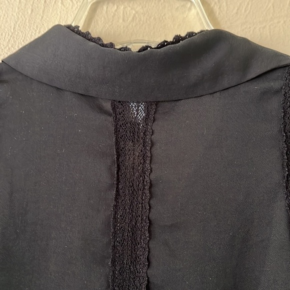 CAbi 3266 Jagger Top Lace Sleeveless Blouse Size Small Black Lace Inserts - Picture 6 of 14
